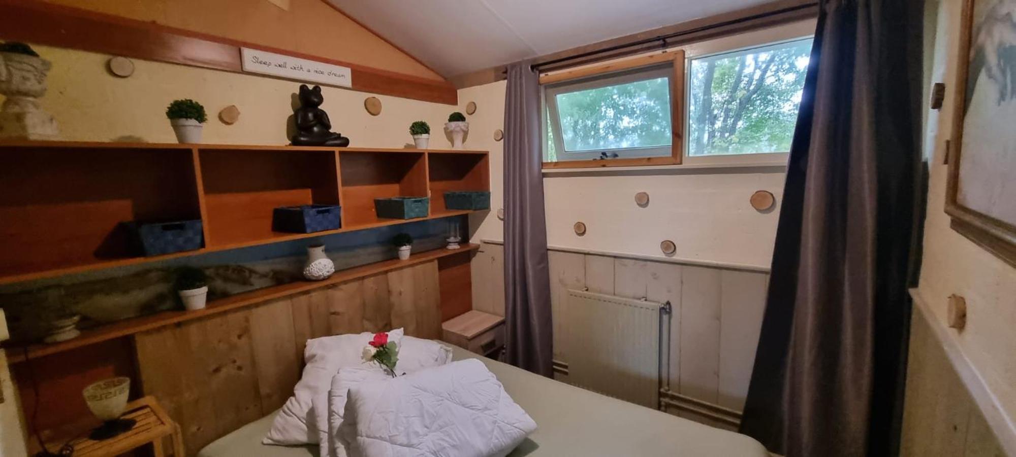 Zonnig Zuid Villa Dirkshorn Exteriör bild